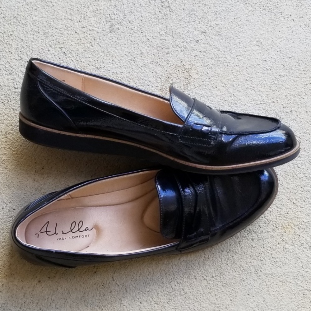 Abella faux patent leather flat shoes